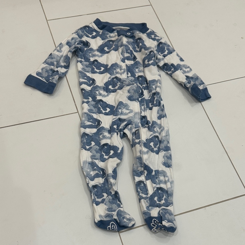 Burt's Bees Baby Navy and White Cloud Footie 6/9m organic cotton